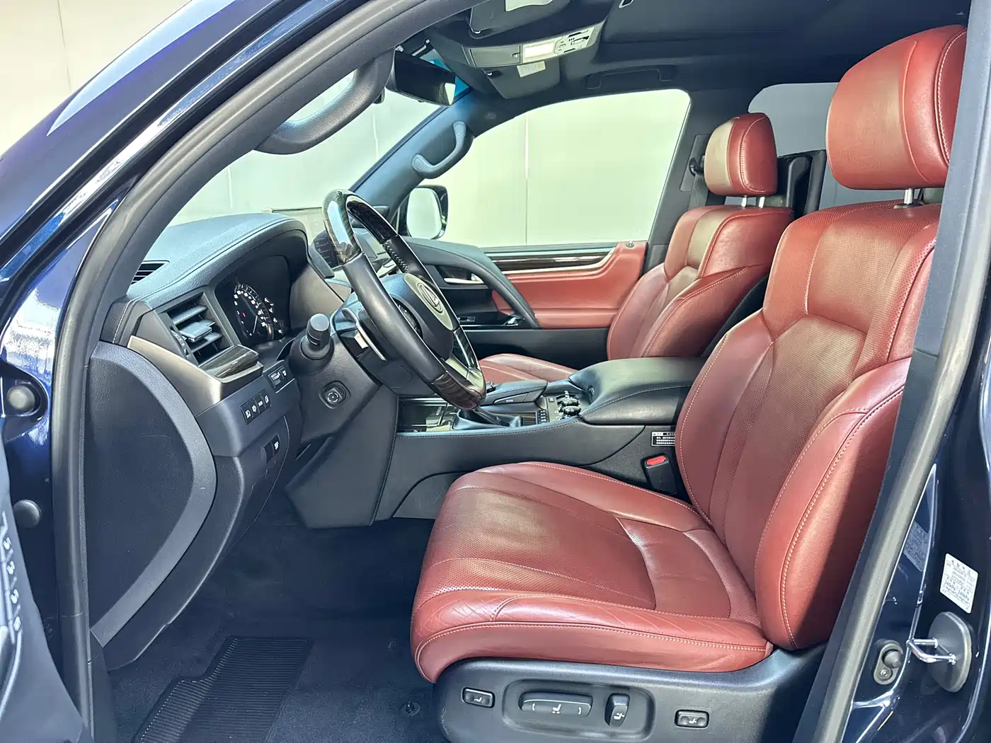 Lexus LX 2017 570 Dynamic Luxury фото 9