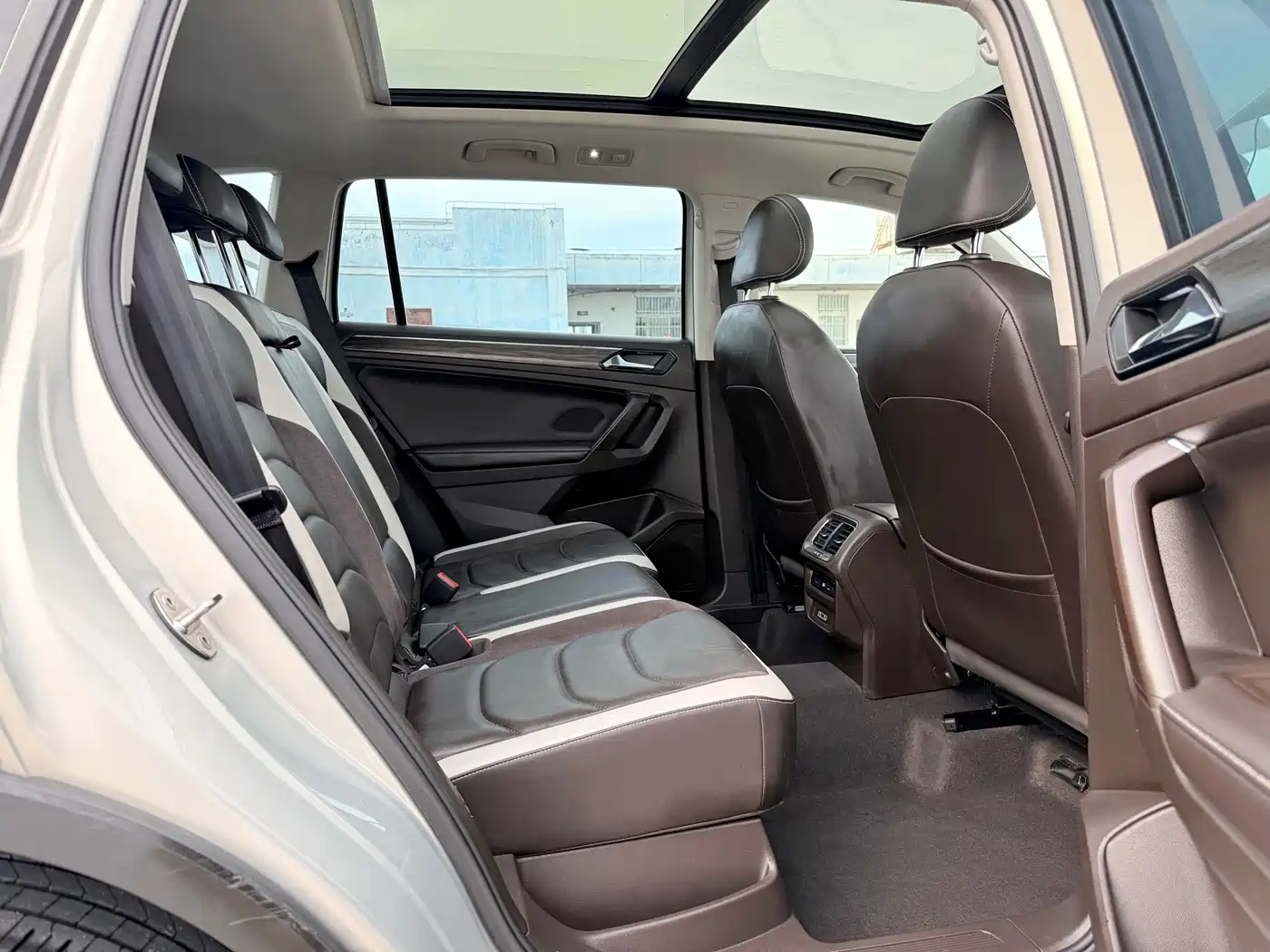 Volkswagen Tiguan L 2017 330TSI Automatic 2WD Luxury Edition фото 12