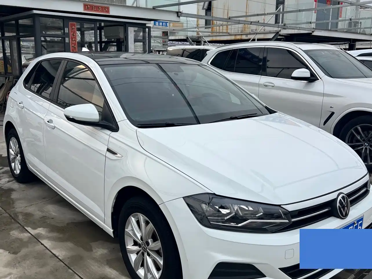 VOLKSWAGEN POLO