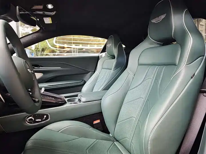 Aston Martin V8 Vantage 2025 2024 4.0T V8 Coupe