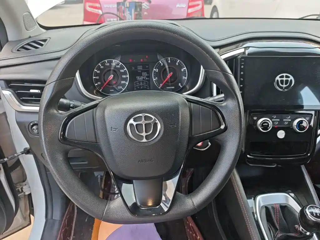 Zhonghua V3 2019 2017 1.5L Manual Comfort