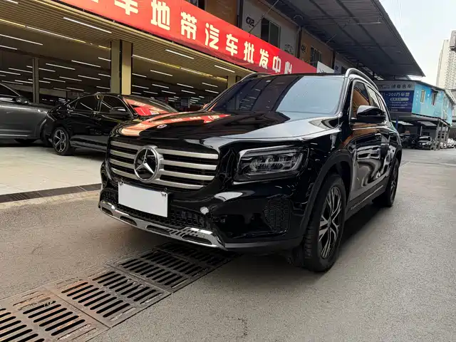 MERCEDES-BENZ GLB