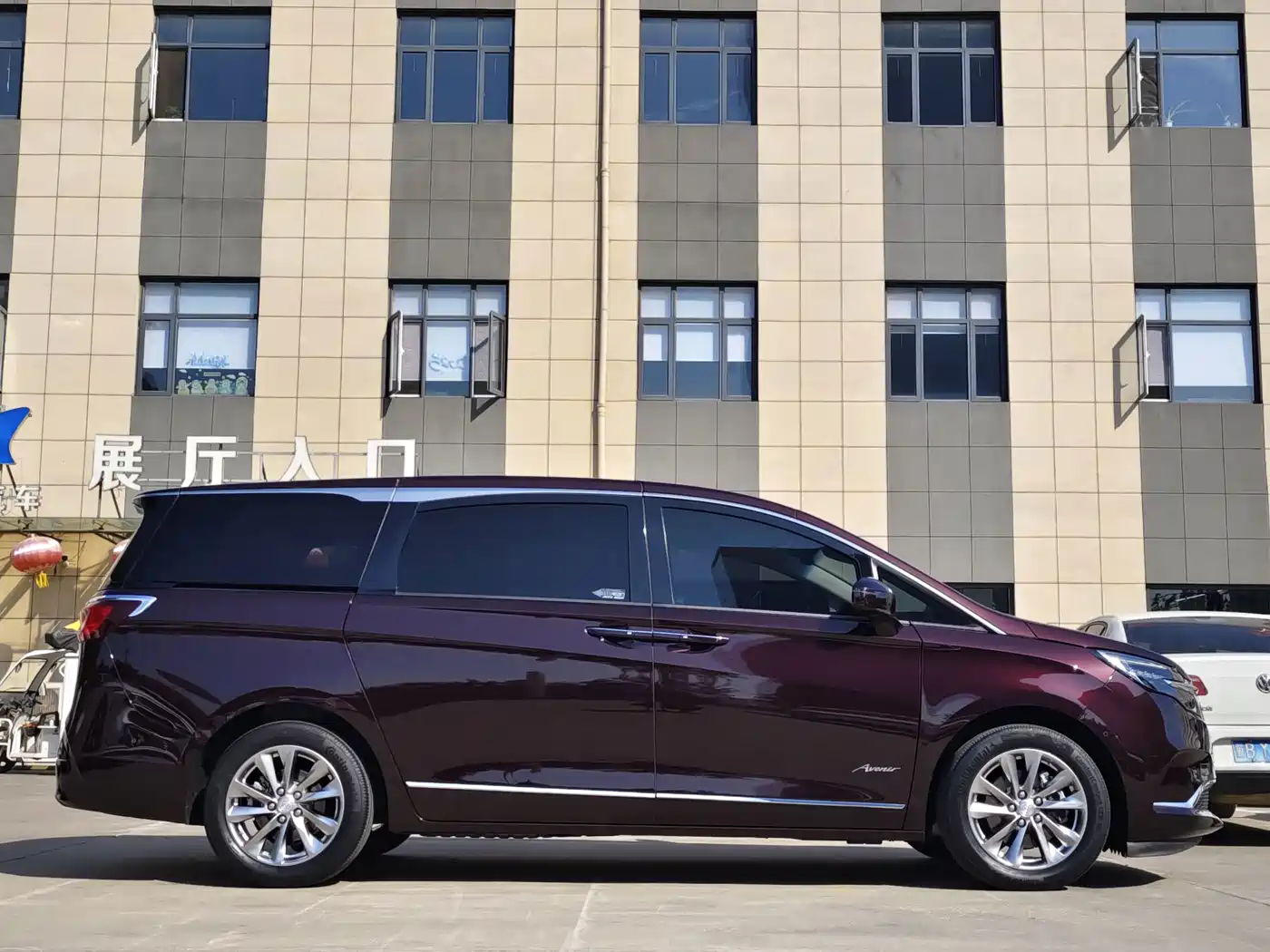 Фото 4 - Buick GL8