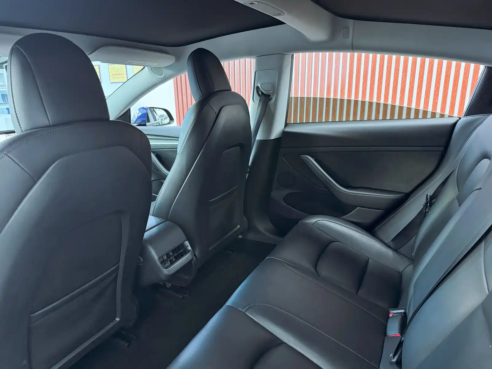 Фото 9 - Tesla Model 3