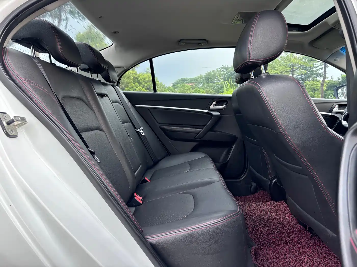 Geely Emgrand 2015 2015 Sedan 1.5L CVT Upward Edition