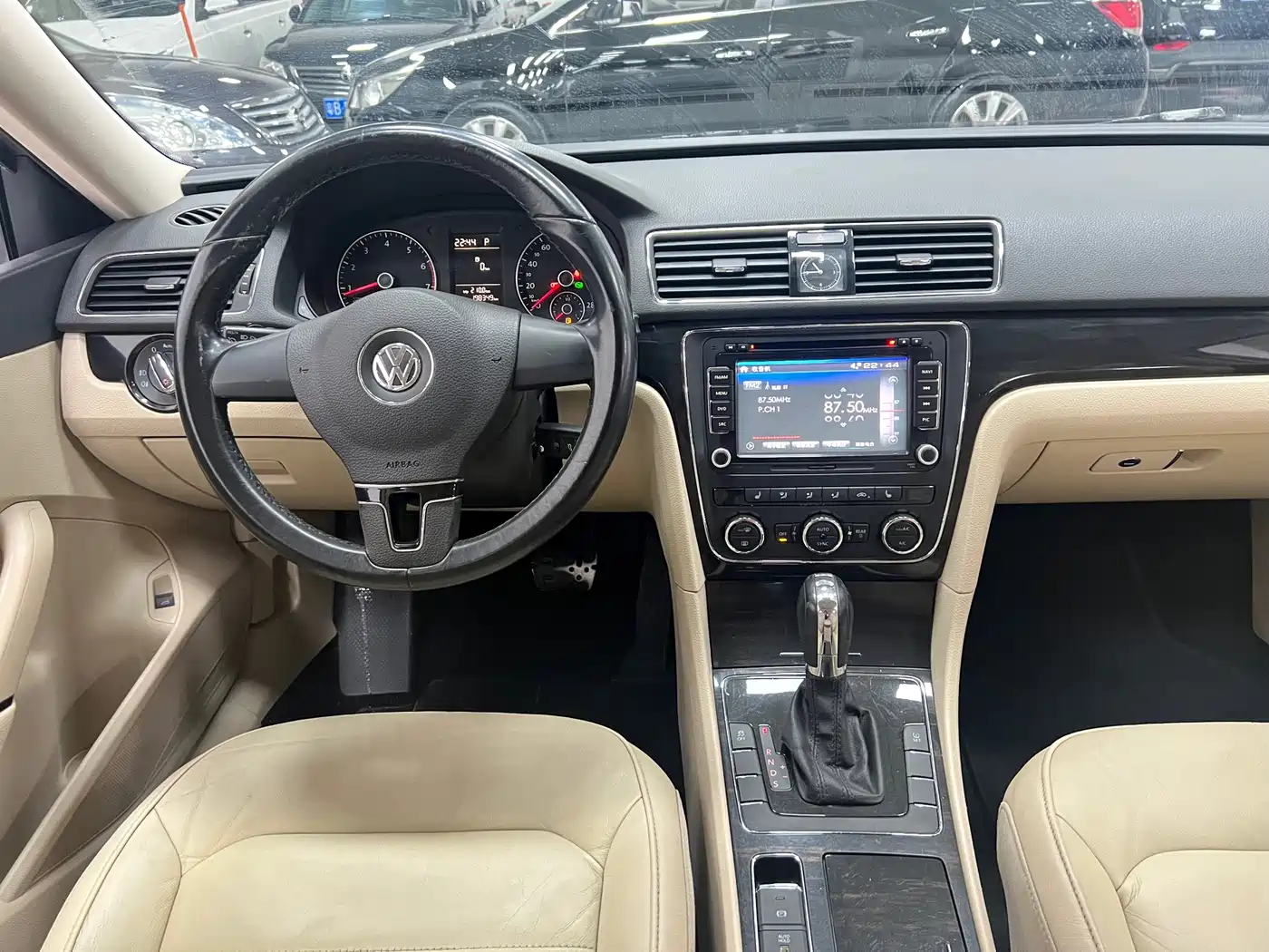 Фото 10 - Volkswagen Passat