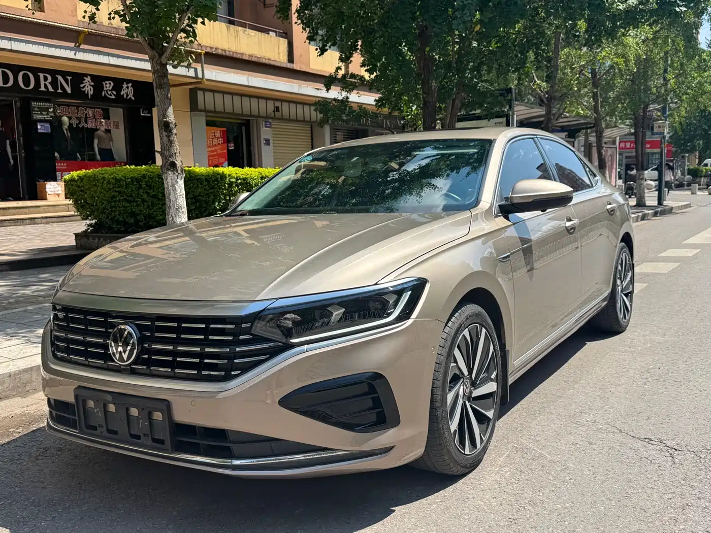Volkswagen Passat 2022 330TSI Premium Edition