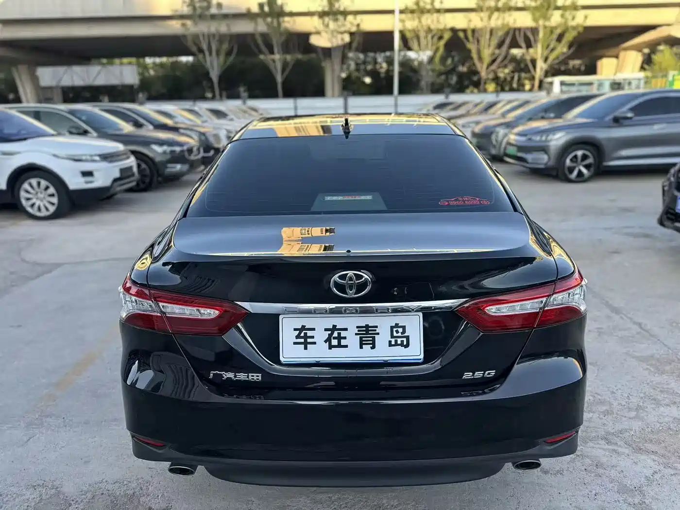 Фото 8 - Toyota Camry