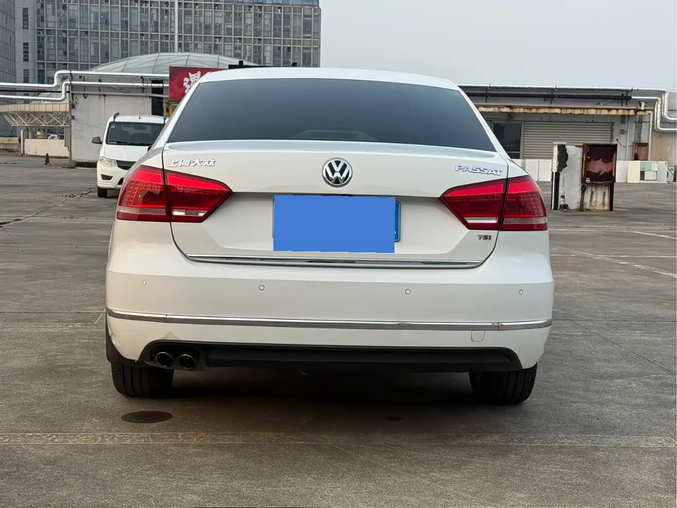 Volkswagen Passat 2014 1.8TSI DSG Executive Edition фото 5