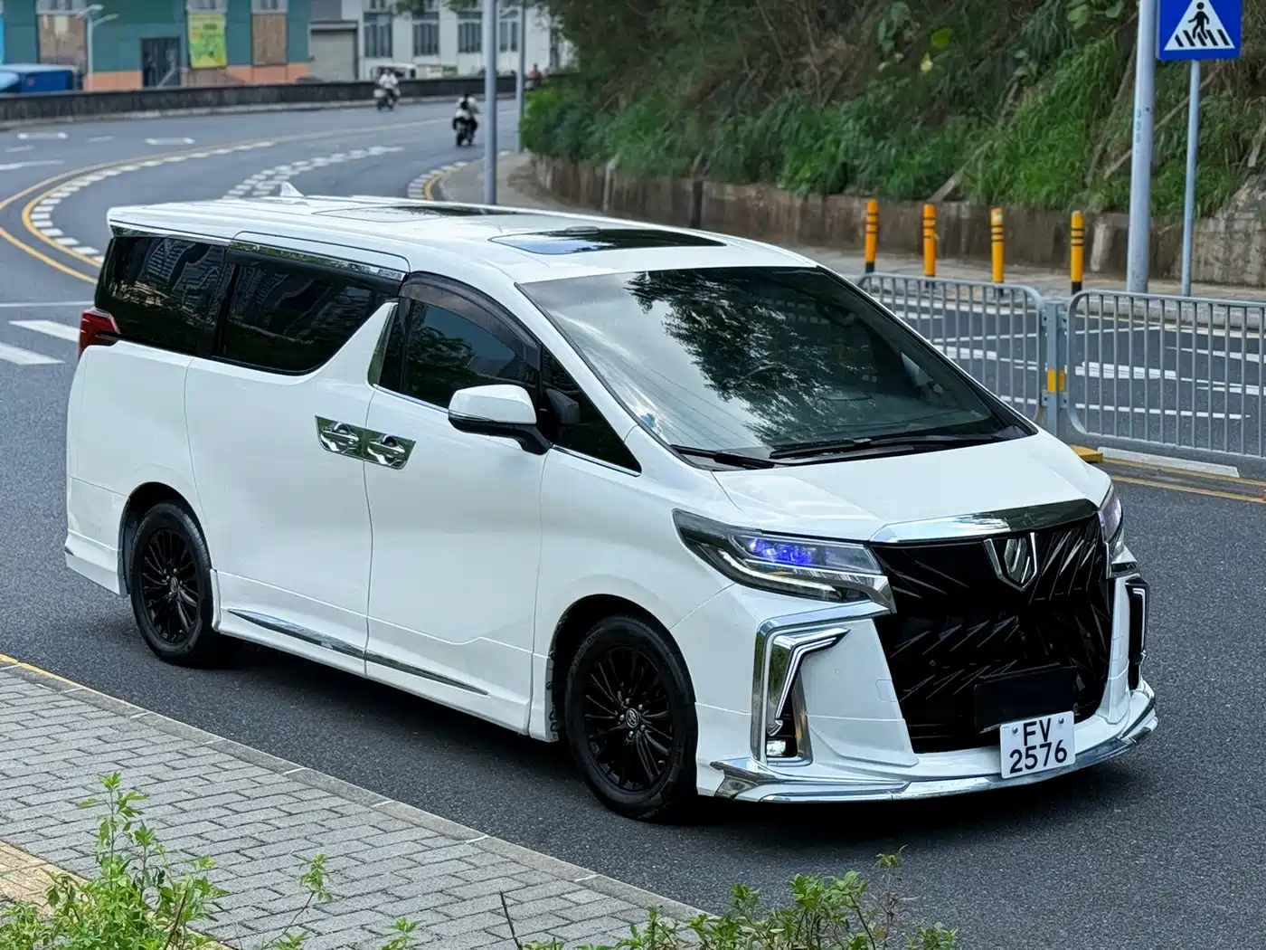 Toyota Vellfire 2021 2020 Twin Engine 2.5L HV Premium Edition