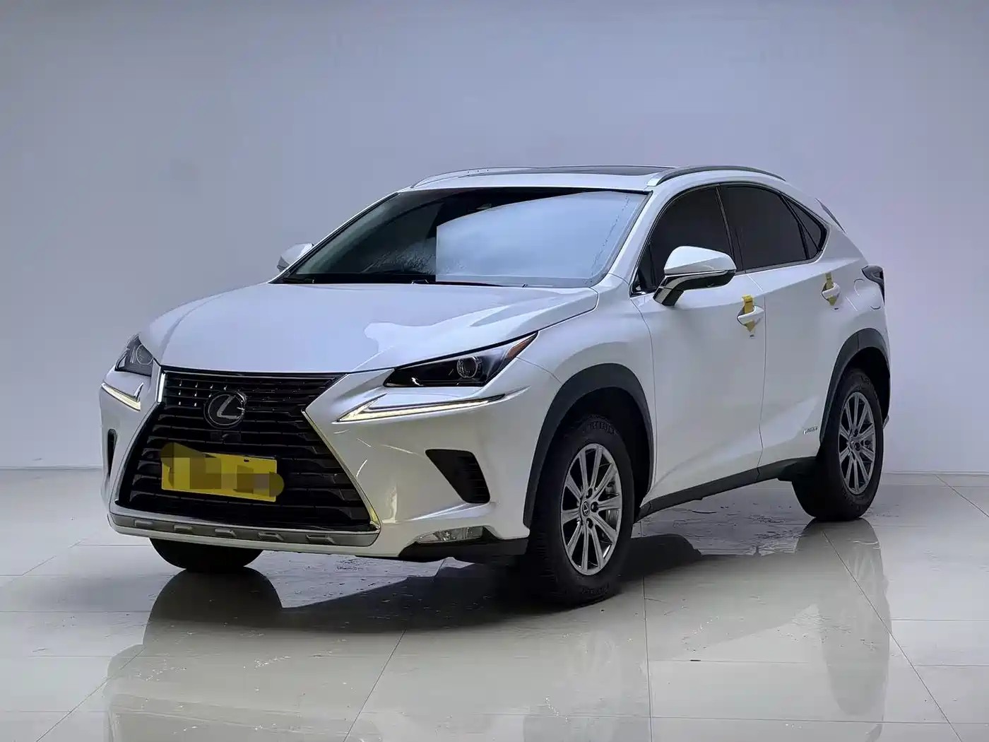 Фото 1 - Lexus NX