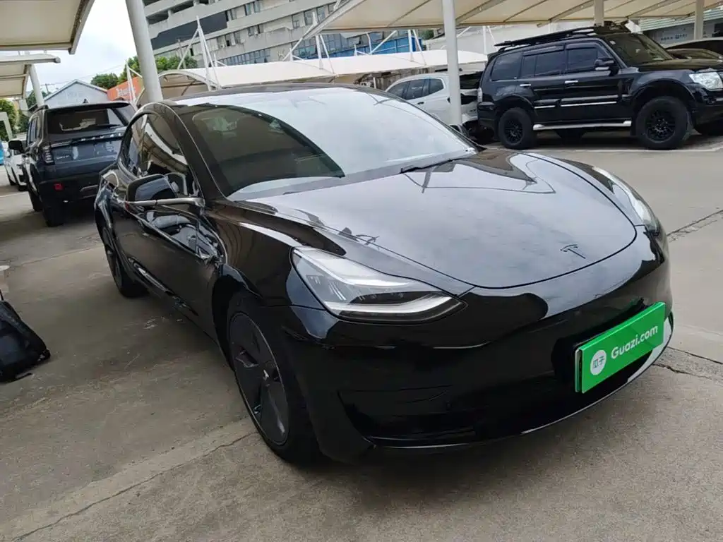 Фото 4 - Tesla Model 3