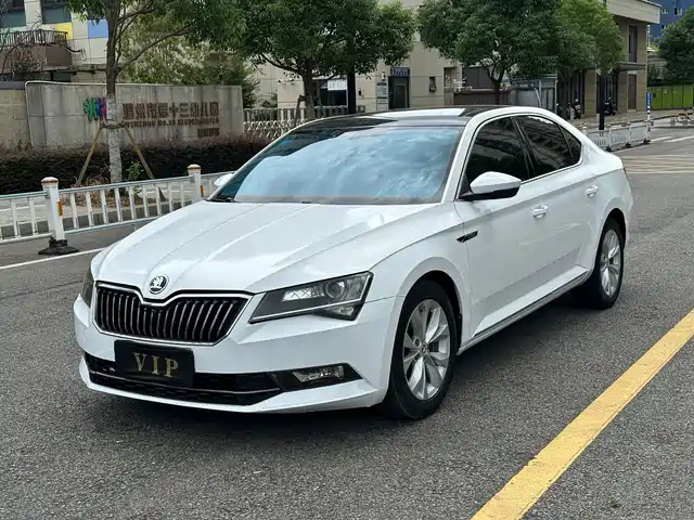  Škoda Superb 2016 TSI280 DSG Pioneer Edition