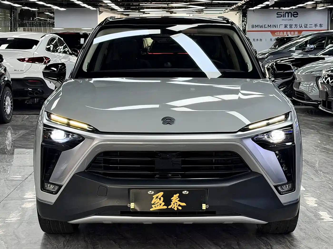 Фото 2 - NIO ES8