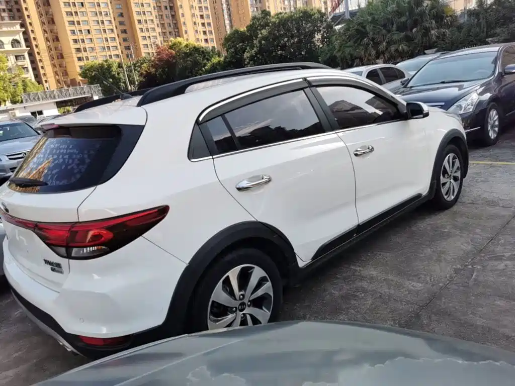 Kia KX CROSS 2018 2017 1.4L AT GLS