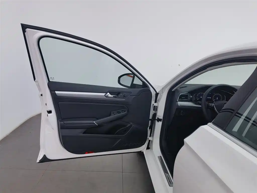 Volkswagen Lamando 2021 Facelift 280TSI DSG Comfort Edition фото 8