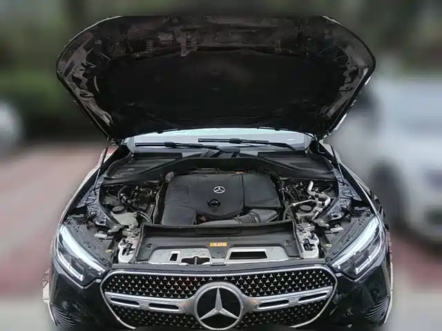 Mercedes-Benz GLC 2023 Facelift GLC 260 L 4MATIC Sport 5-Seater — фото 3