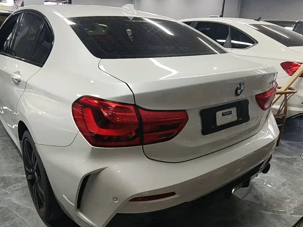 BMW 1-SERIES