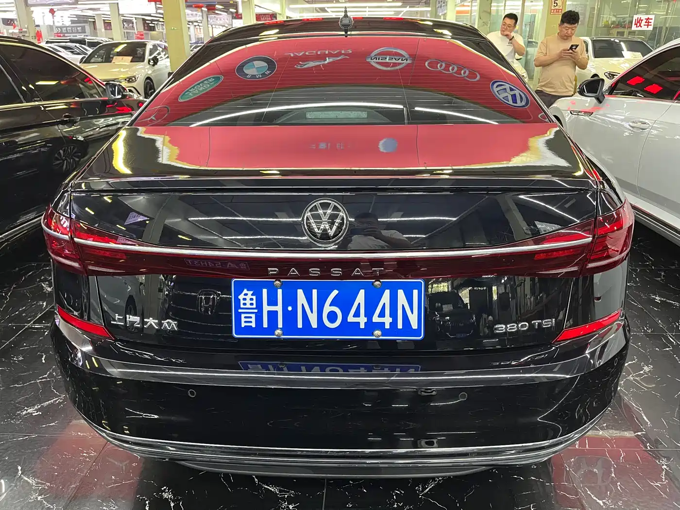 Volkswagen Passat 2023 380TSI Luxury Edition фото 8