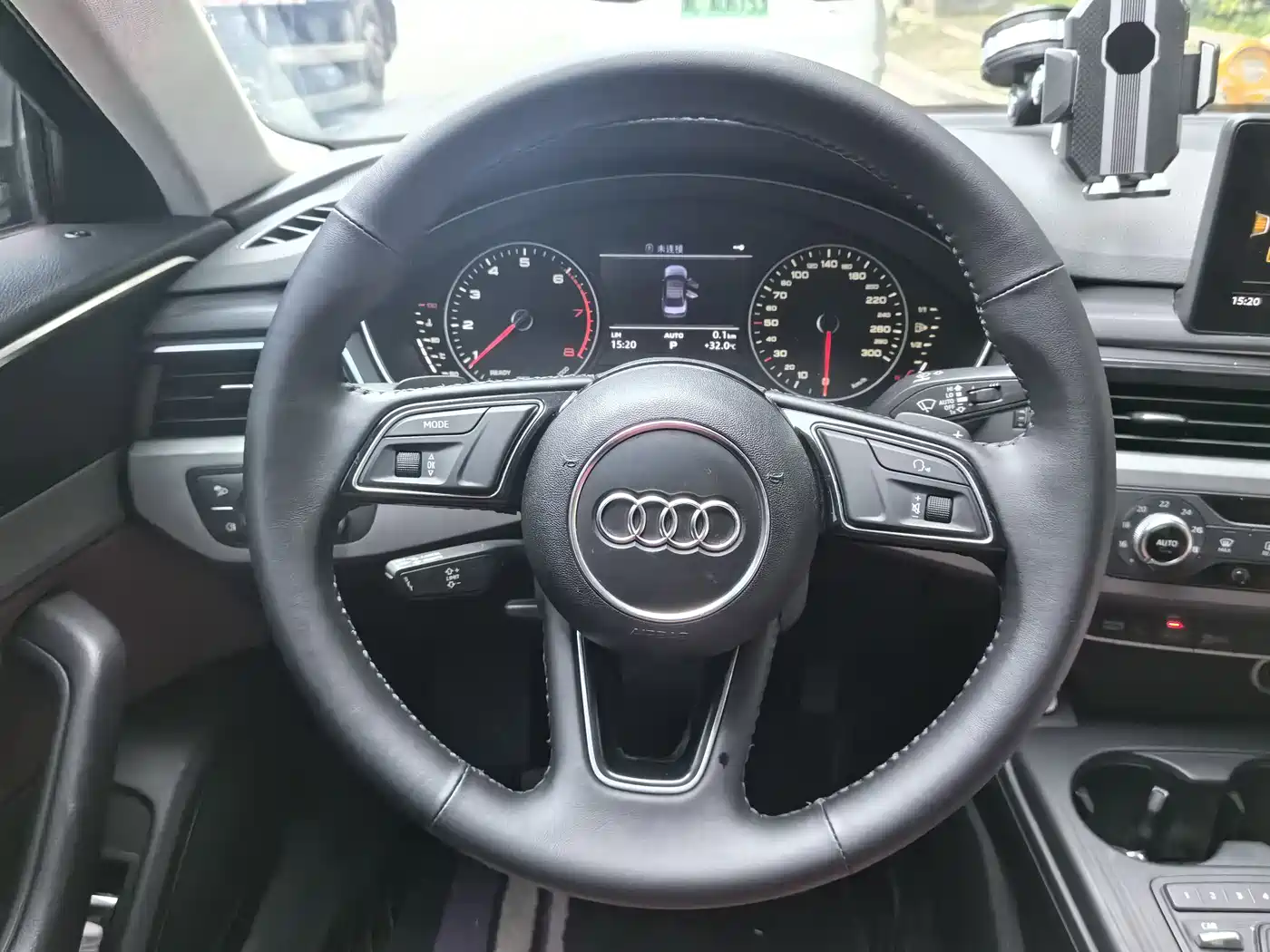 Фото 28 - Audi A4L