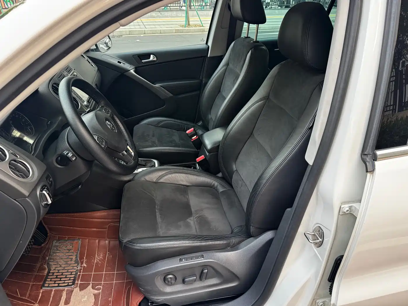 Volkswagen Tiguan 2010 2.0TSI Automatic AWD Flagship фото 8