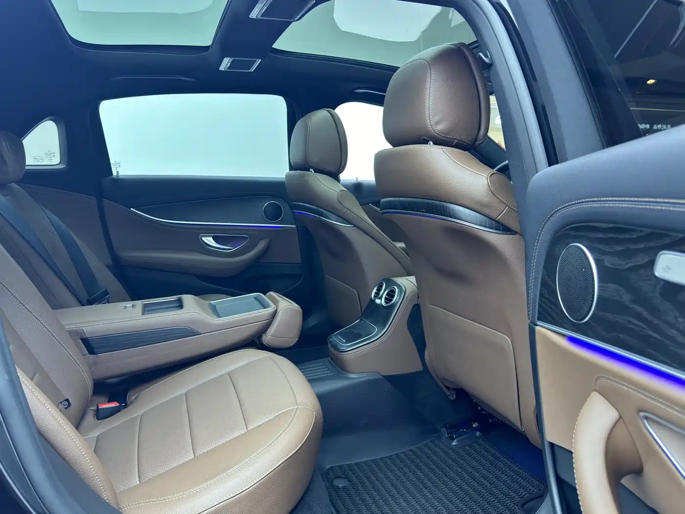Mercedes-Benz E-Class 2021 E 260 L фото 13