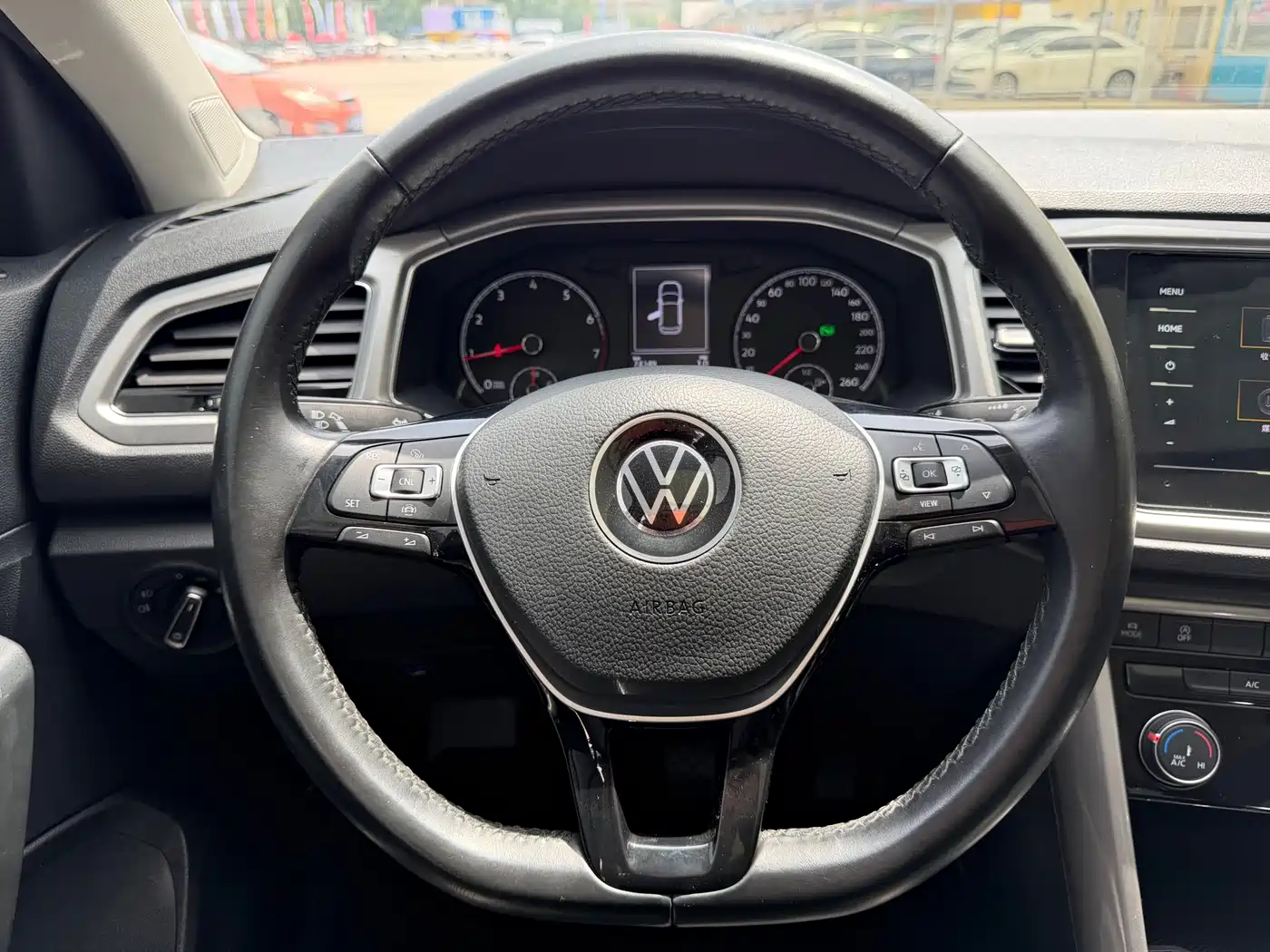 Volkswagen T-ROC 2022 280TSI DSG 2WD Elite PLUS фото 12