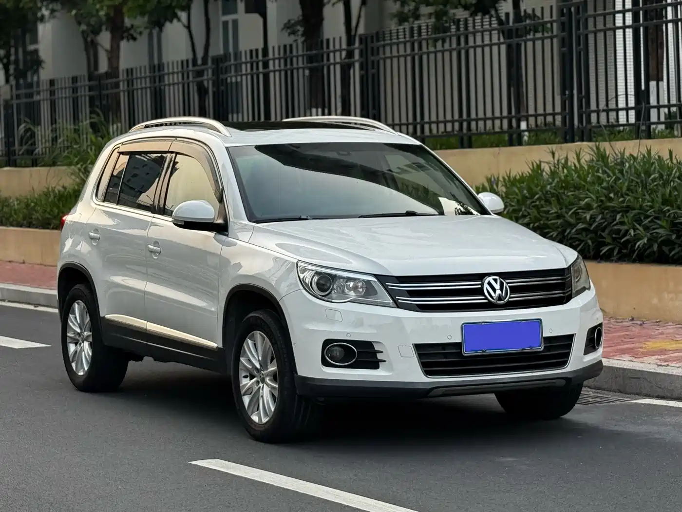 Volkswagen Tiguan 2010 2.0TSI Automatic AWD Flagship фото 3