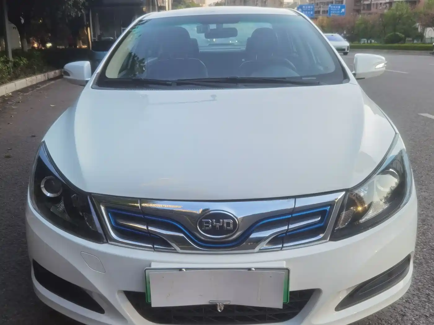 BYD E5