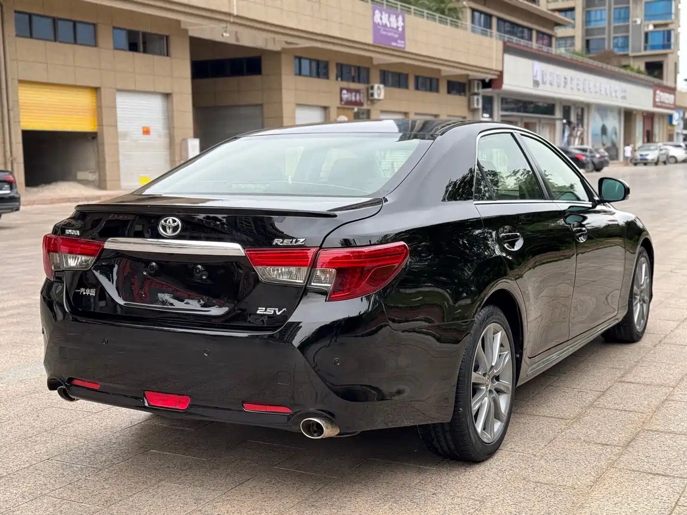 Toyota Reiz 2013 2.5V Premium Edition фото 6