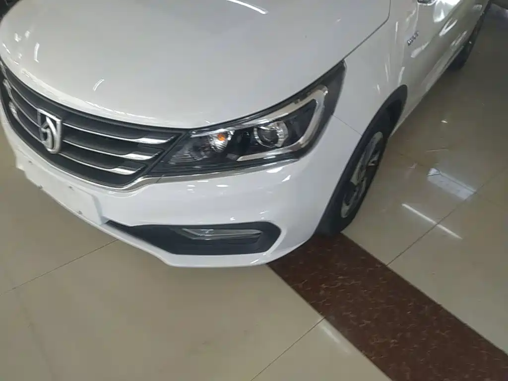 Baojun 310 2018 2017 1.5L Auto Luxury