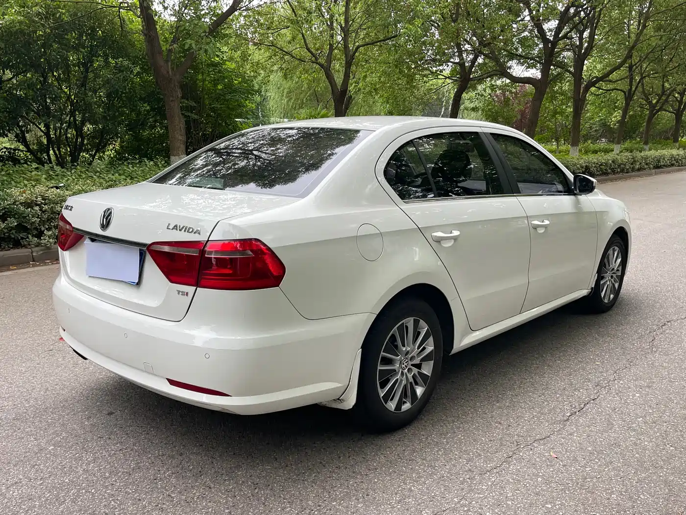 Volkswagen Lavida 2013 Facelift 1.4TSI DSG Comfort фото 13