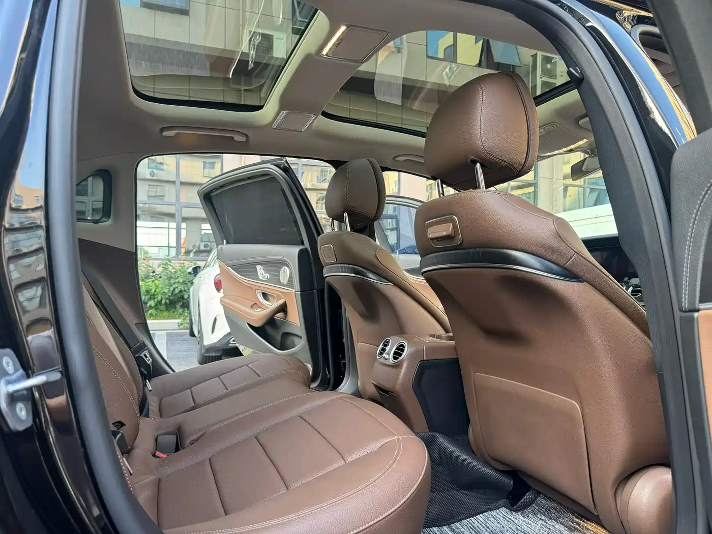 Mercedes-Benz E-Class 2019 E 300 L Sport Luxury фото 6