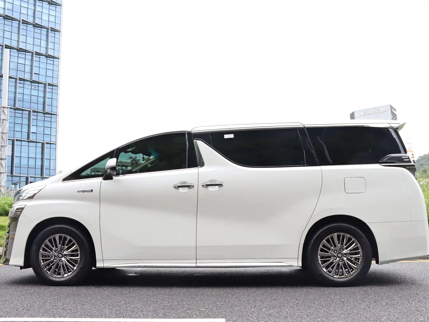 Фото 7 - Toyota Vellfire
