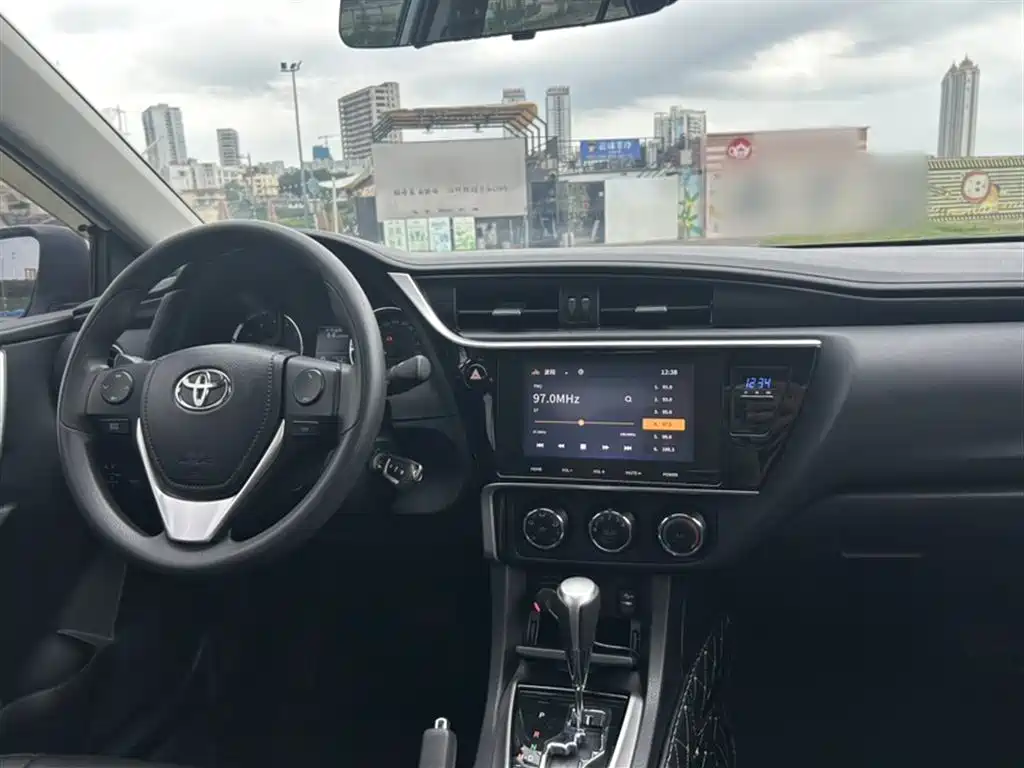 Toyota Corolla 2017 Facelift 1.2T S-CVT GL-i фото 11