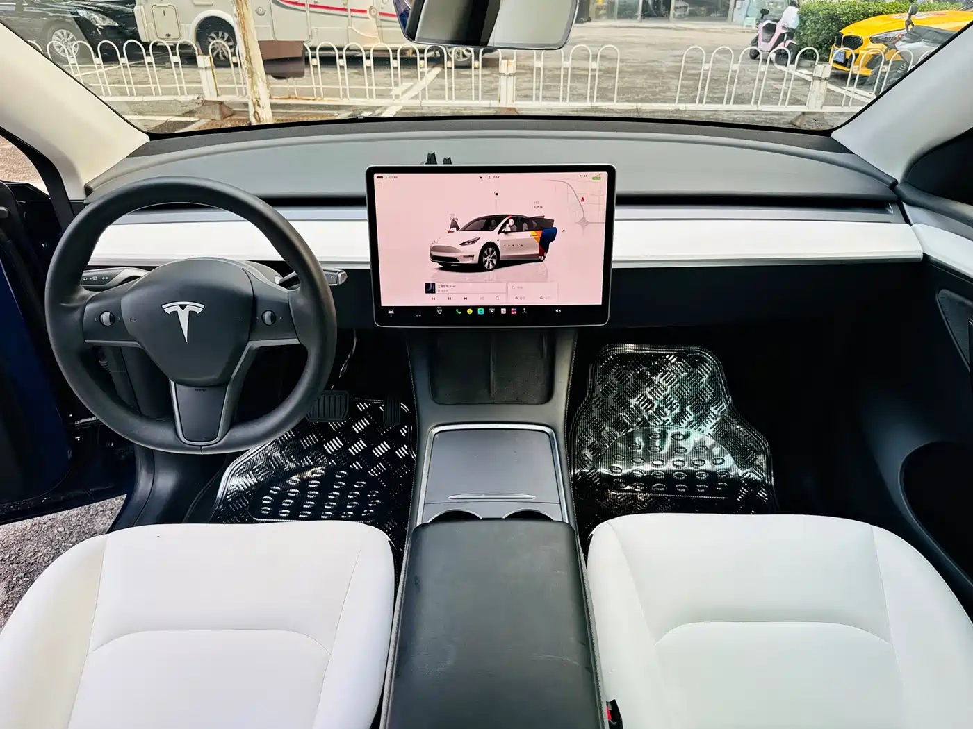 Photo 18 - Tesla Model Y