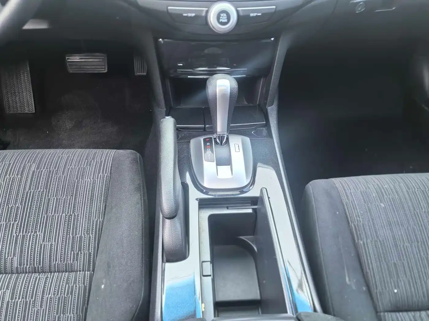 Фото 10 - Honda Accord