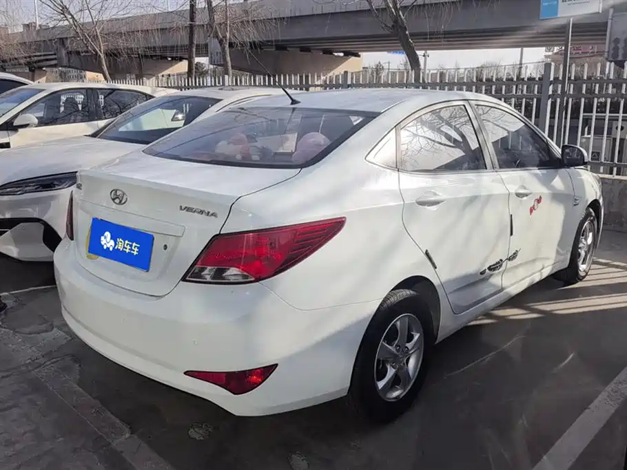 HYUNDAI RENA