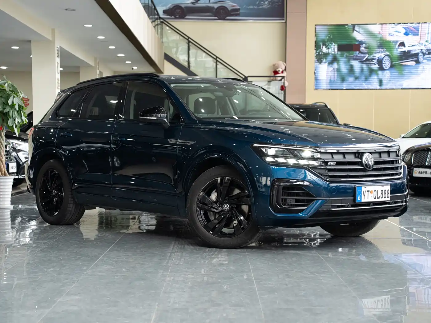 VOLKSWAGEN TOUAREG