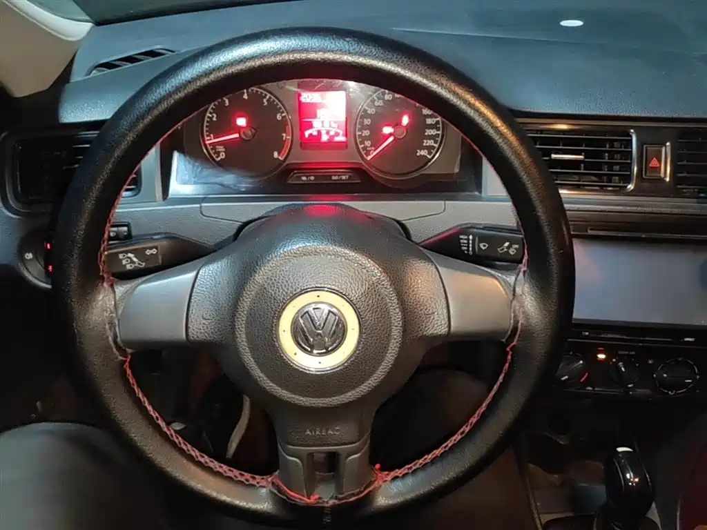 Volkswagen Santana 2015 1.6L Automatic Trend Edition фото 11