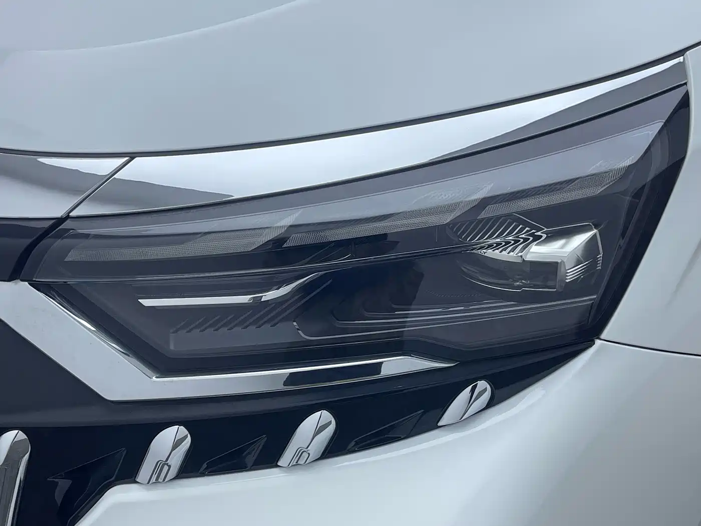 Geely Haoyue L 2024 2025 2.0T DCT Exclusive