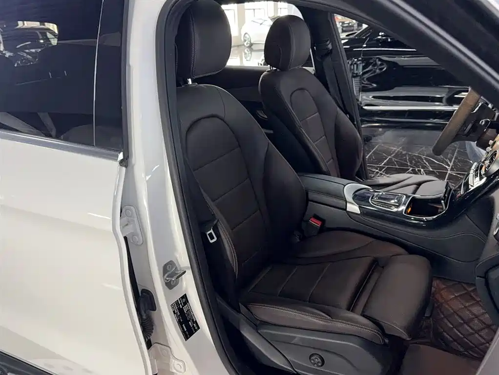 Mercedes-Benz GLC 2020 GLC 260 L 4MATIC Dynamic фото 4