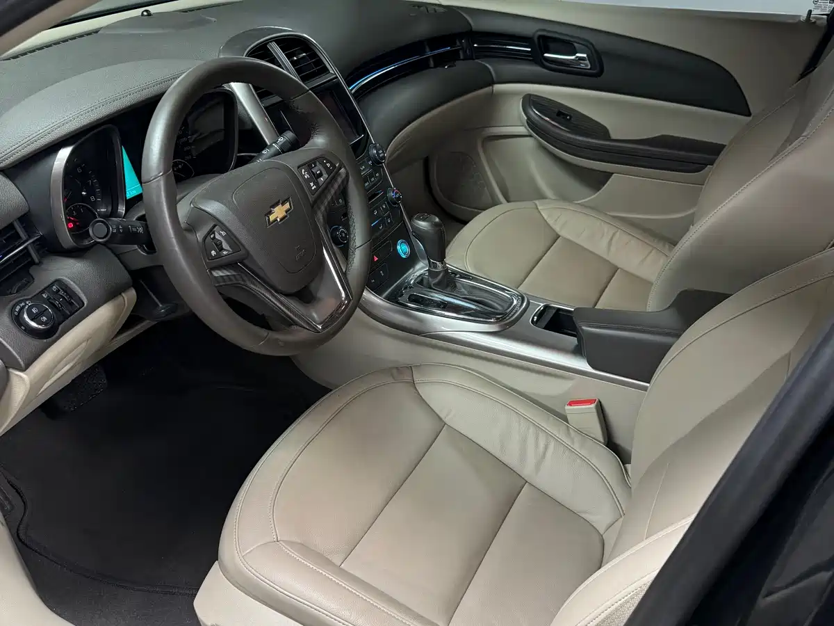 Chevrolet Malibu 2013 2.0L Automatic Luxury Edition фото 4