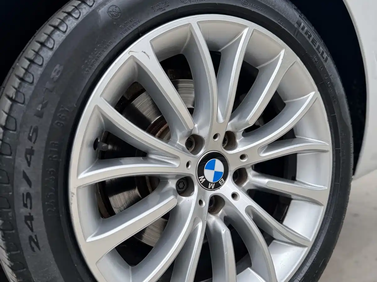 BMW 5 Series 2014 525Li Luxury Design Package фото 10