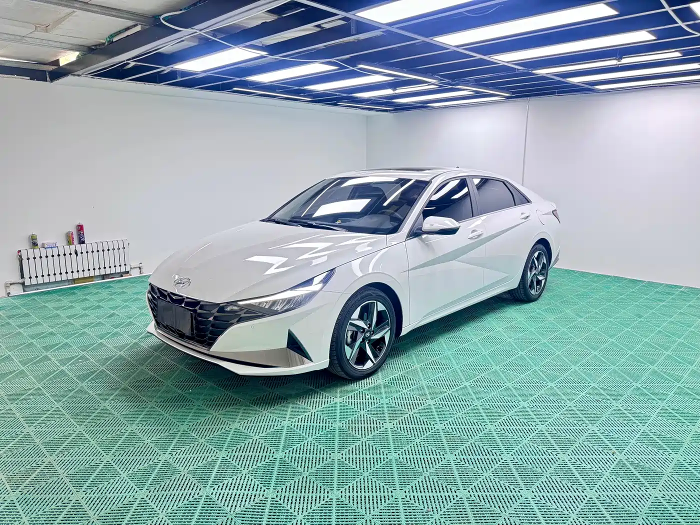 Hyundai Elantra 2022 1.5L CVT LUX Premium Edition
