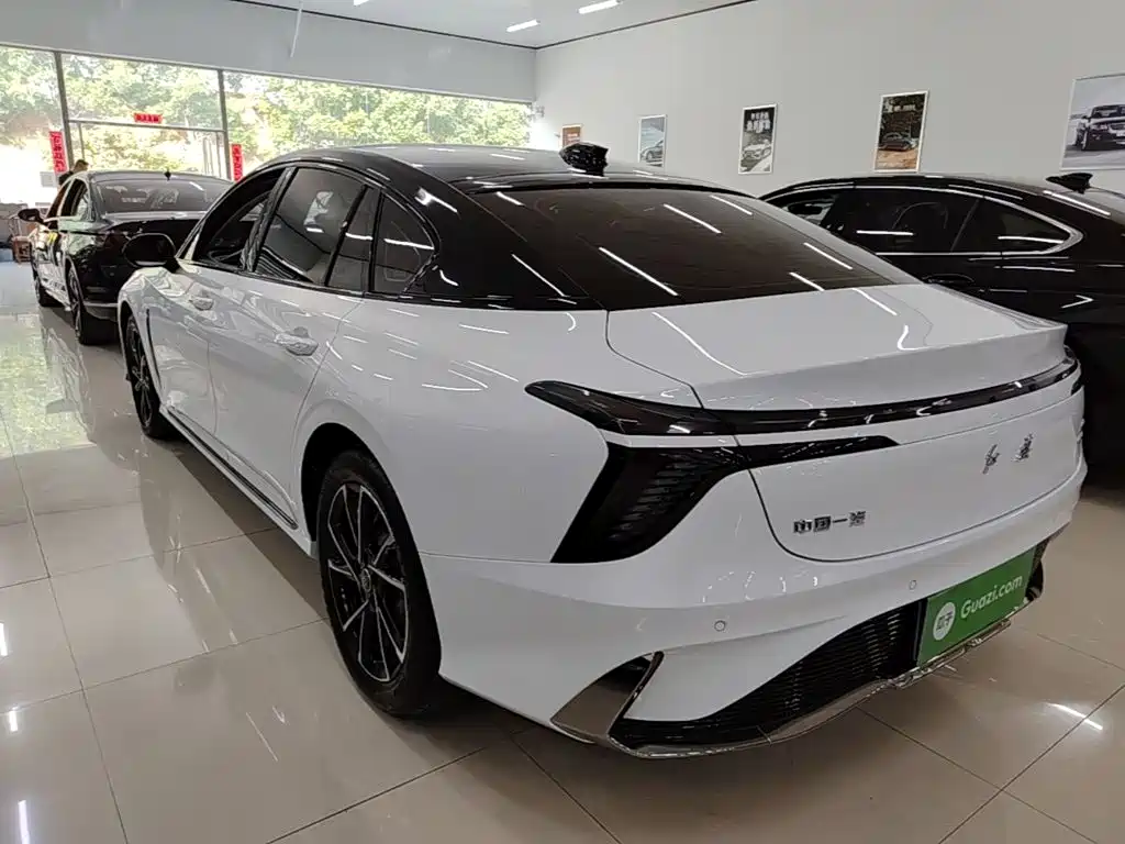 Hongqi H6 2025 2024 Model 2.0T Elegance Edition