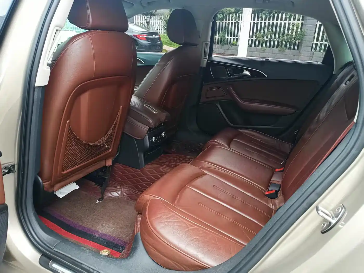 Фото 7 - Audi A6L