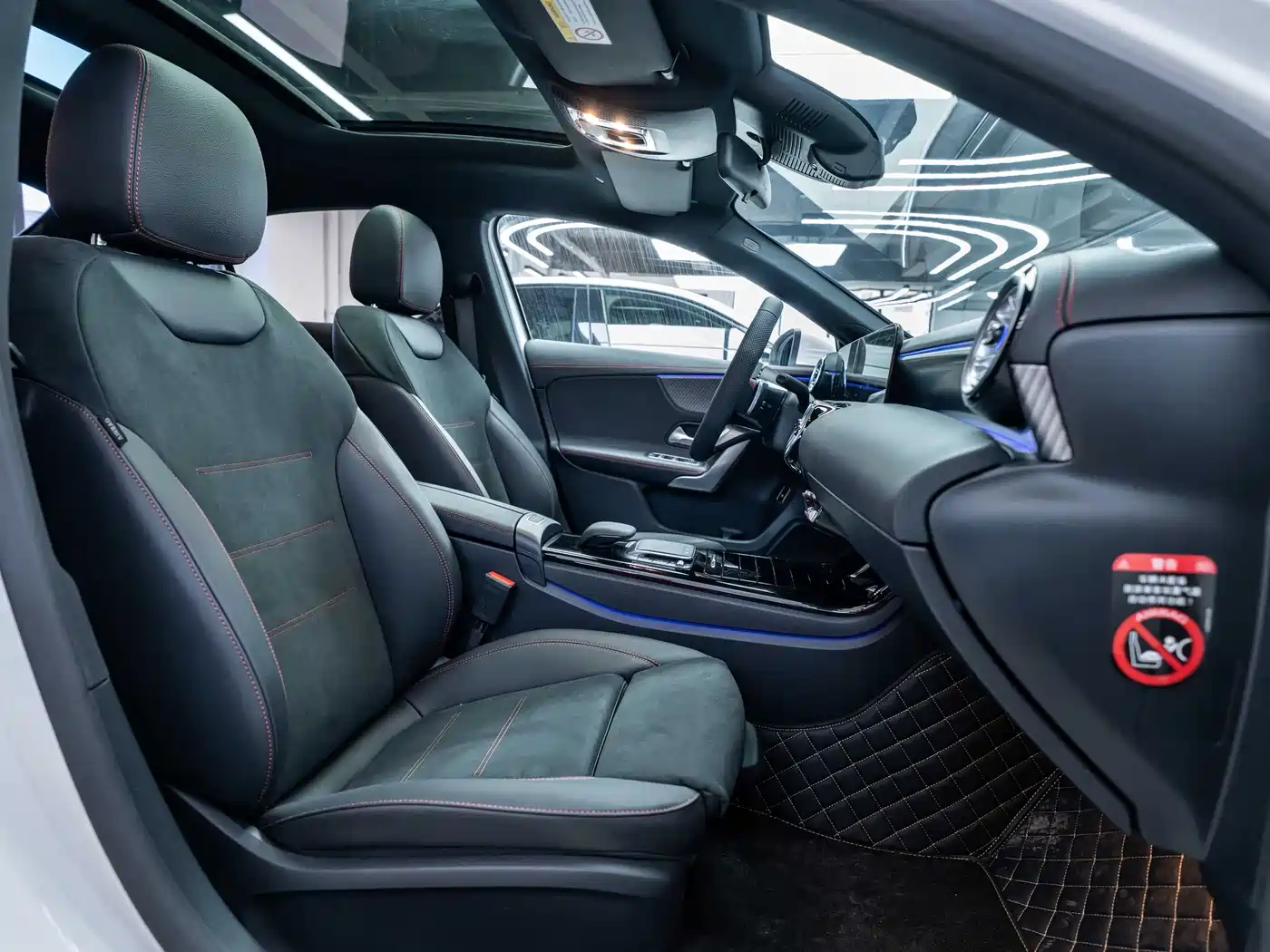 Mercedes-Benz A-Class 2024 A 200 L Fashion Edition фото 7