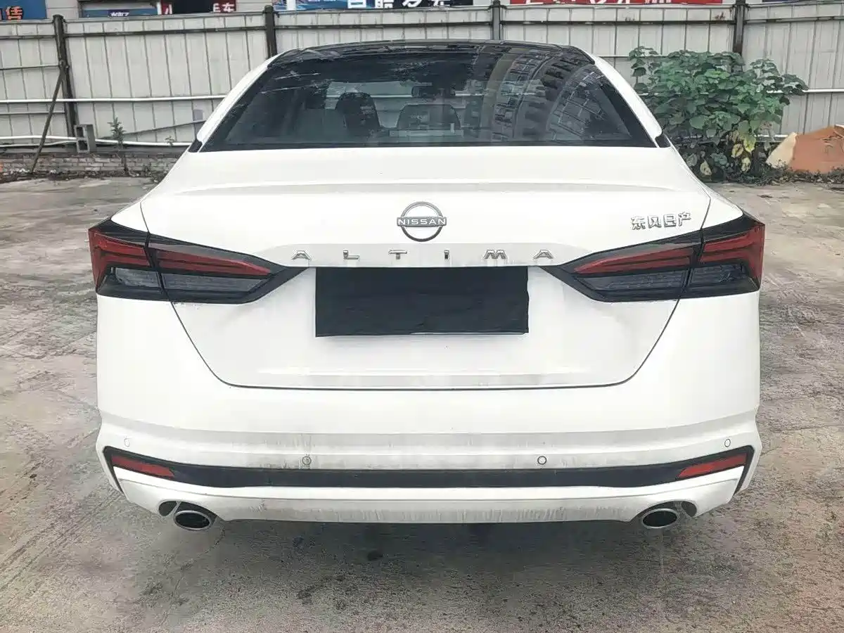Фото 10 - Nissan Teana