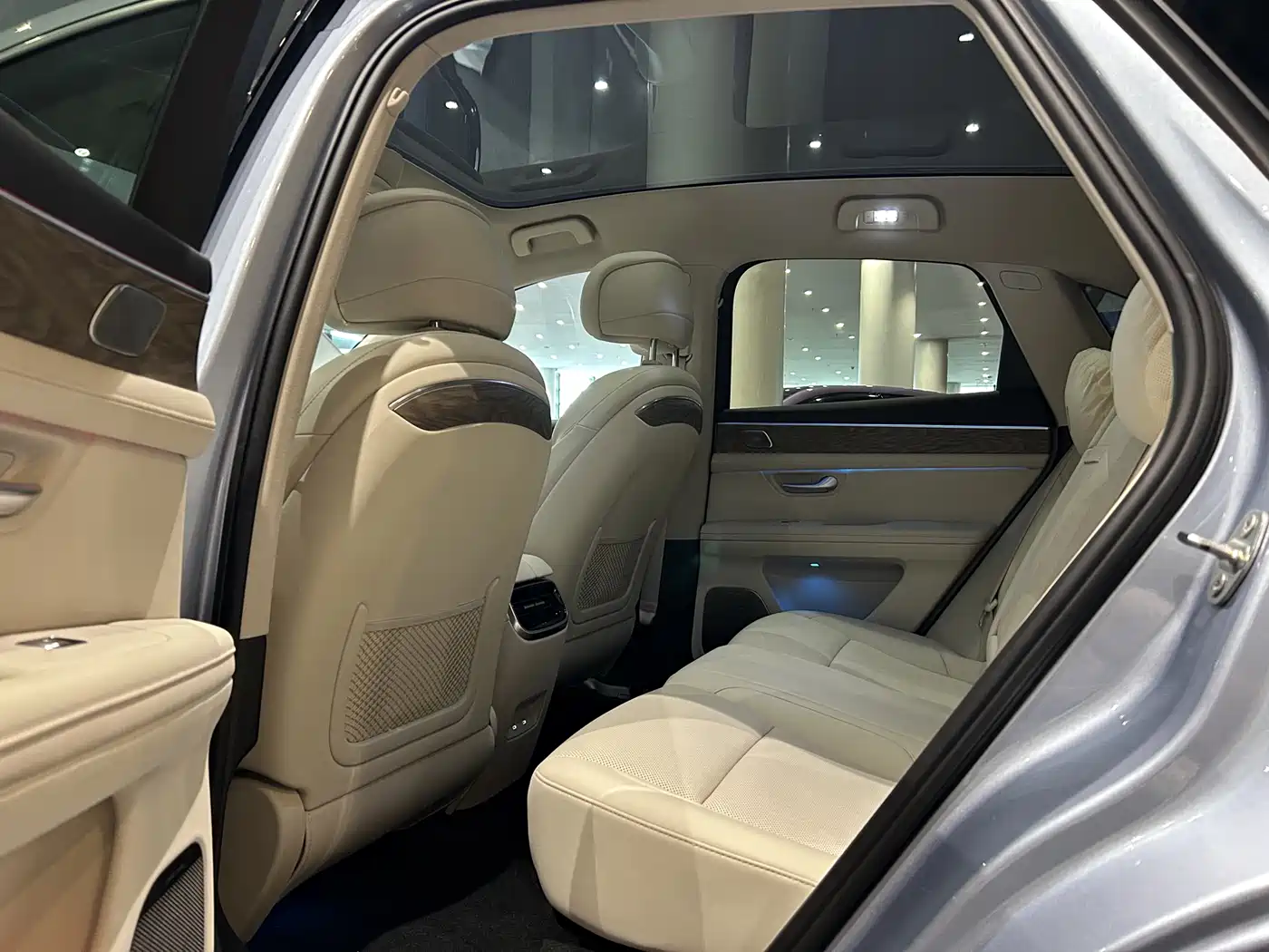 AITO Wenjie AITO M5 2022 Extended Range AWD Flagship фото 7